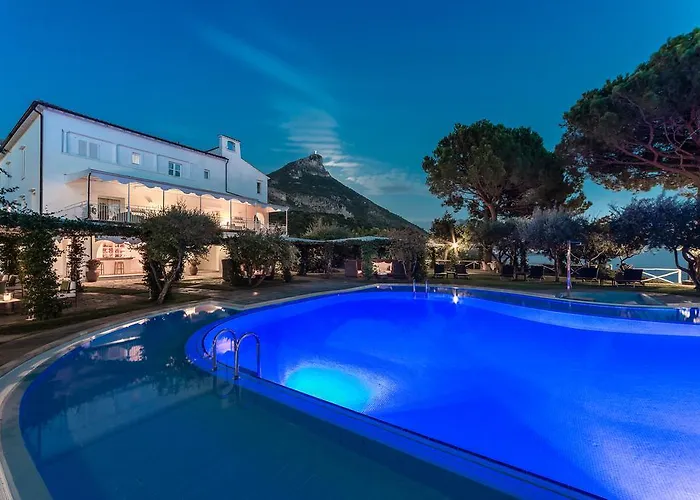 Trova il Miglior Hotel Vicino a Maratea per la tua Vacanza