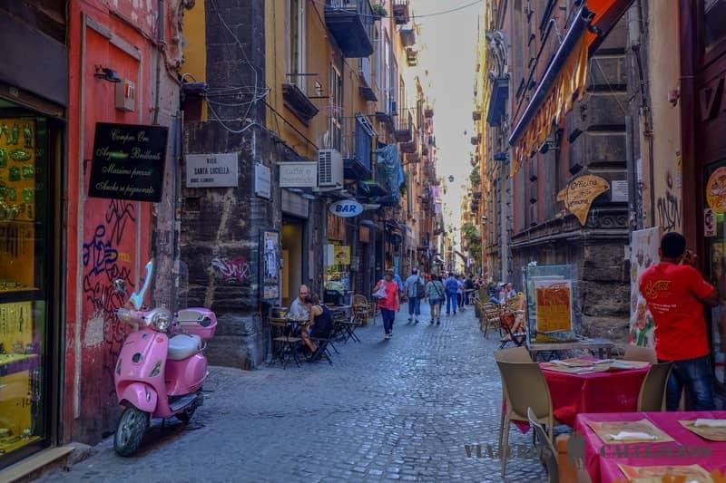 12 luoghi da non perdere a Napoli (mappa + itinerario)